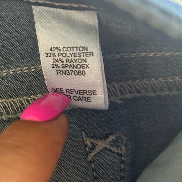 C Denim 2 bran new woman capris - Picture 10 of 16